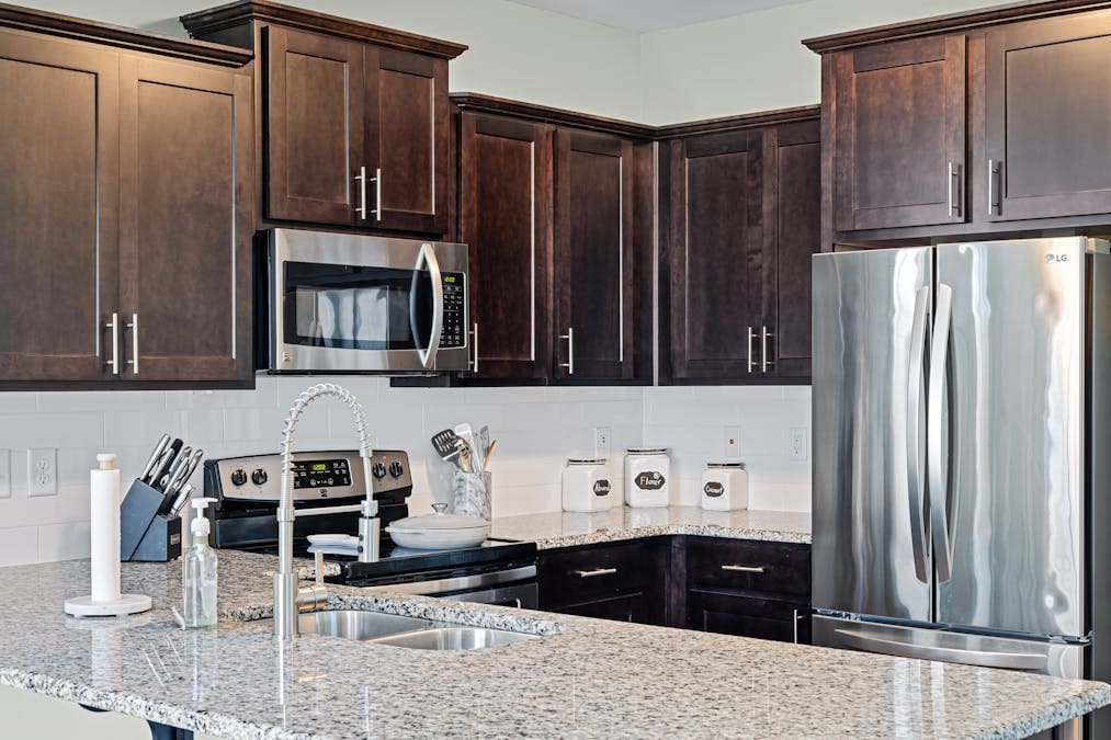professional cabinet painting